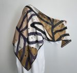 روسری کرم طرح برگ