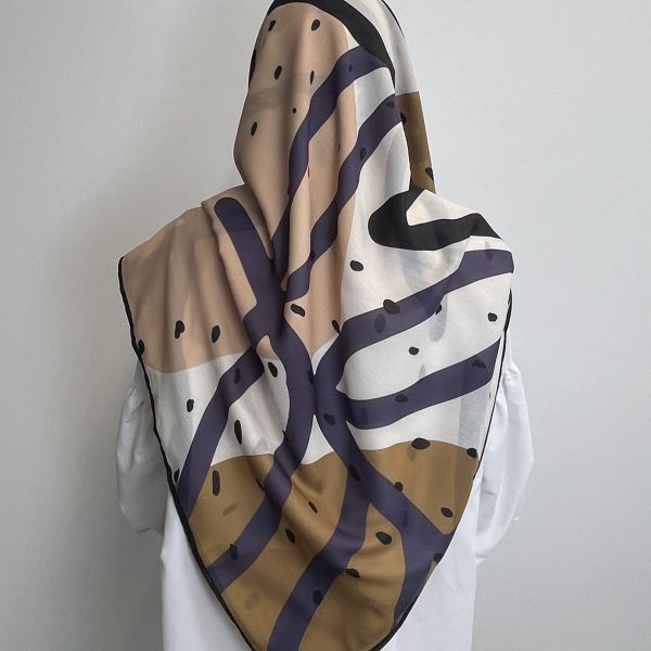 روسری کرم طرح برگ