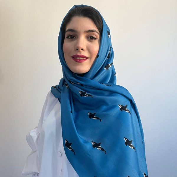 شال آبی طرح نهنگ