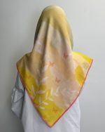 روسری رنگ روشن