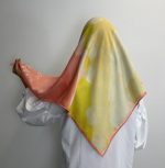 روسری رنگ روشن